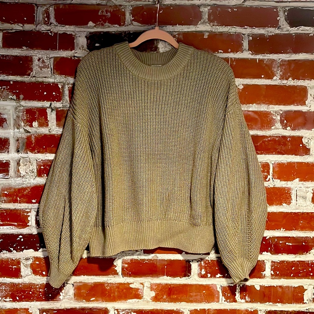 Balloon sleeve drop shoulder chunky knit sweater